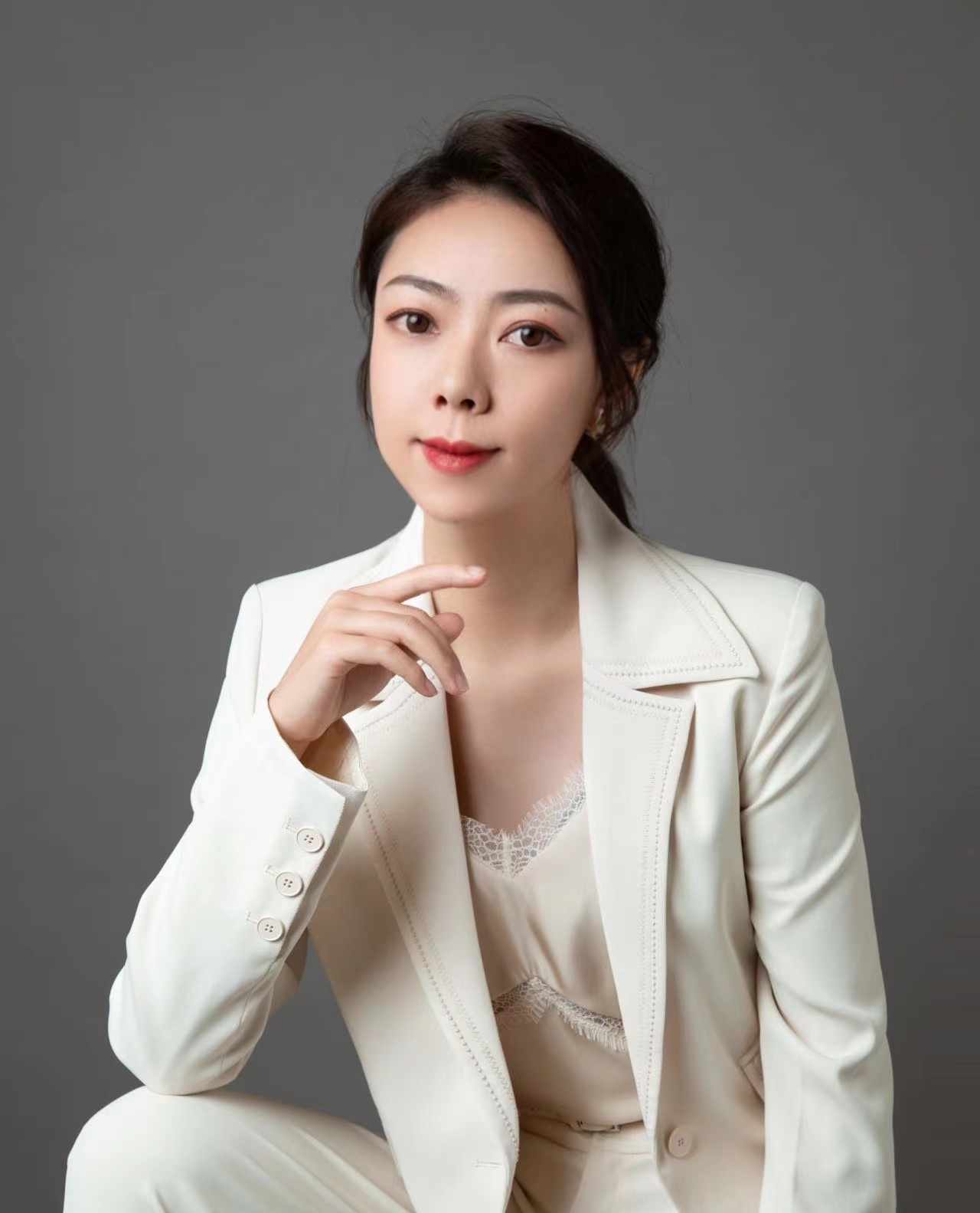 王娅琳  主任